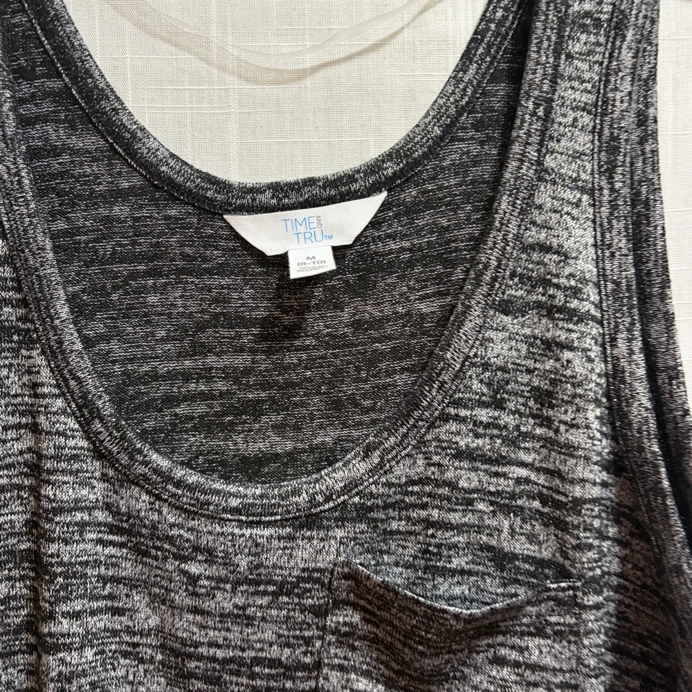 3/$15 Time & Tru rayon blend tank top M(8-10) - Picture 2 of 3